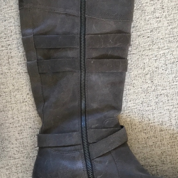 Born Distressed Boots size 9 - Picture 5 of 10
